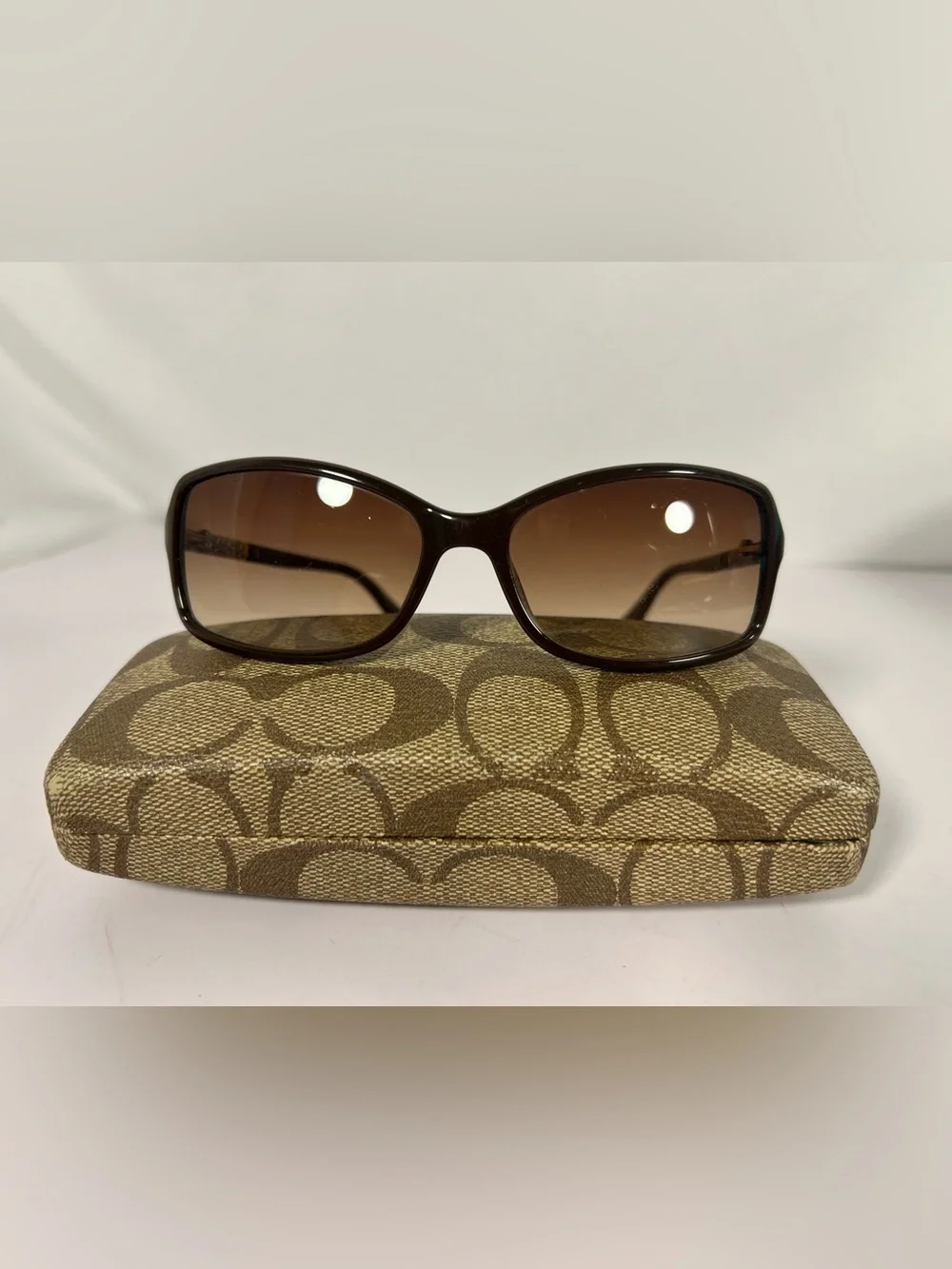 5102: Coach Brown Gradient Sunglasses Gold Signature C Hardware + Case